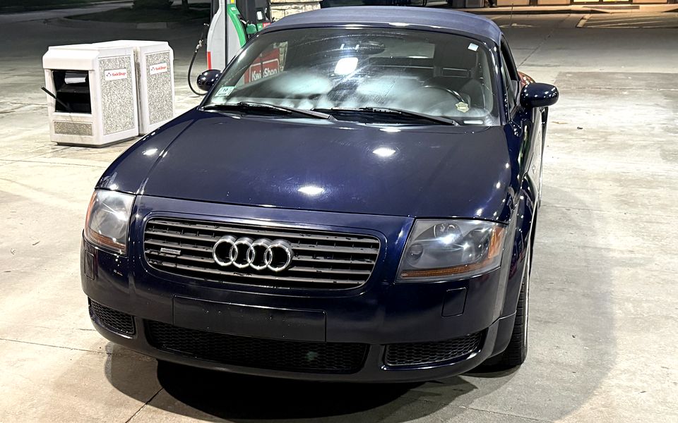 2002 Audi TT Convertible, front view